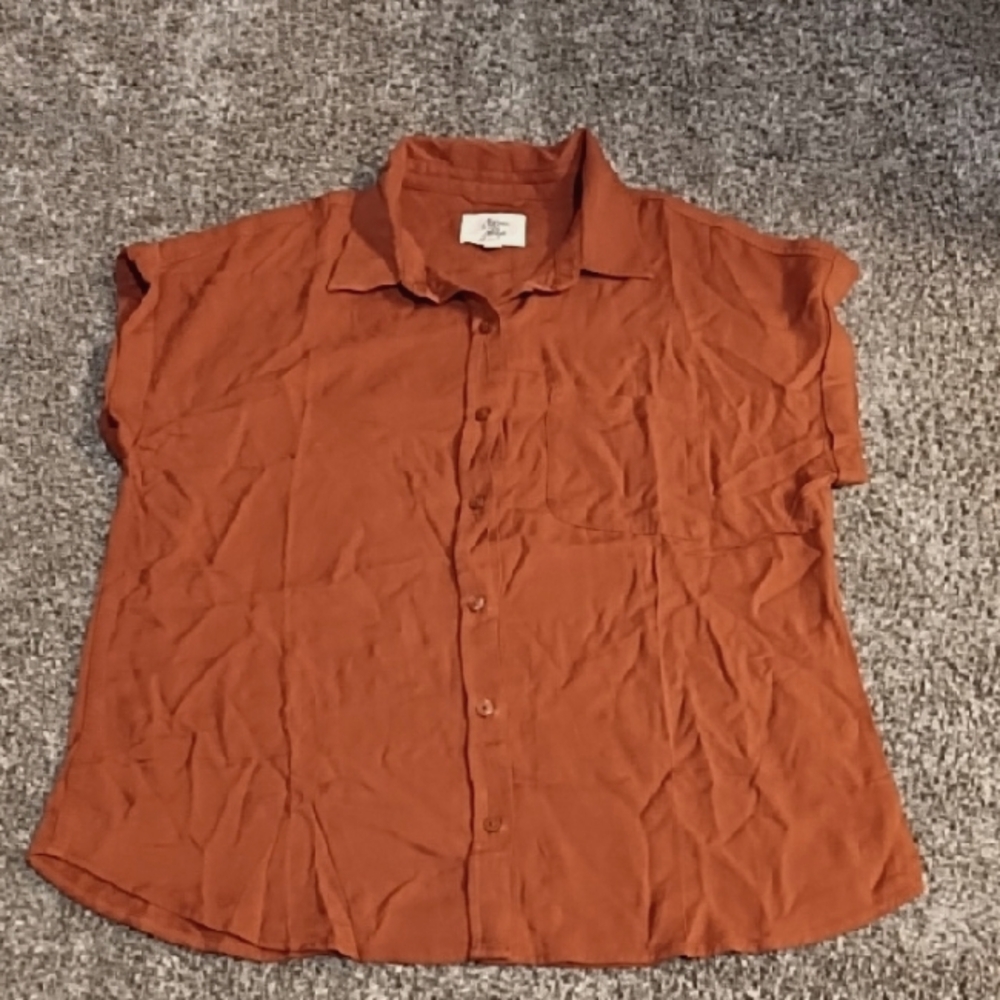 Women's medium brown blouse